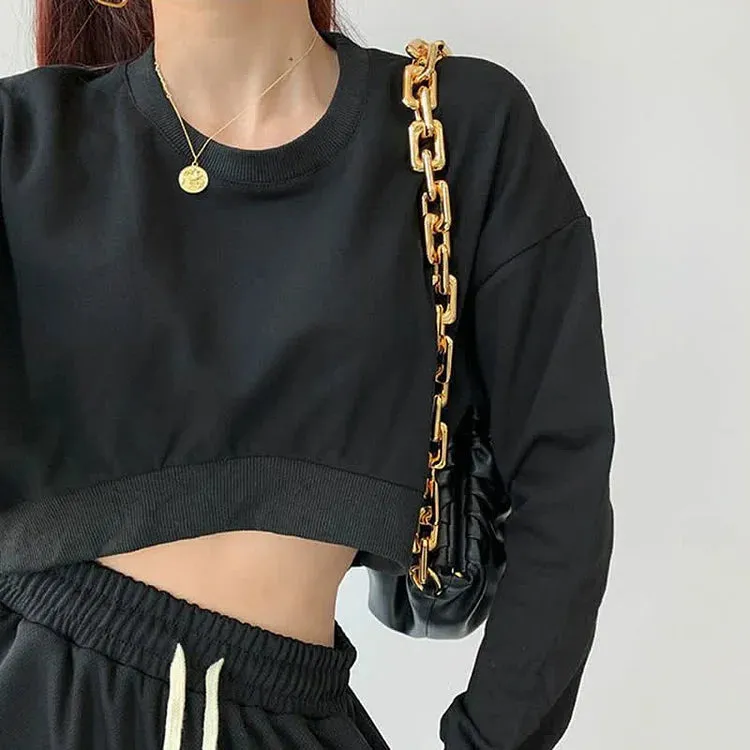 Elevate Everyday Comfort: Pure Color Round Neck Crop Sweatshirt - Your Stylish Companion in Cozy Moments! 💙👕